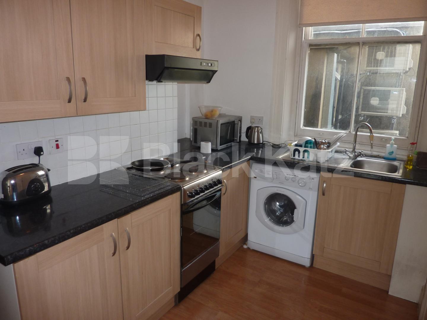 			INCLUSIVE OF BILLS!!, 1 Bedroom, 1 bath, 1 reception Flat			 Goodge Street, TOTTENHAM COURT ROAD 